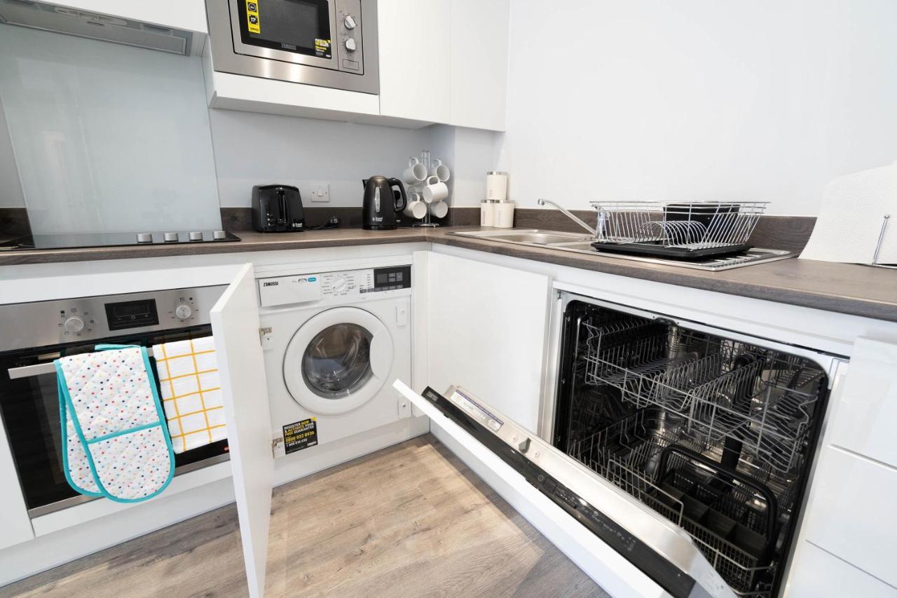 New Build - 2 Bed Snug Modern Apartment - Juliet Balcony - Roof Top Terrace - Digbeth, Birmingham City Centre - Free Netflix & Smart Tv Exteriör bild